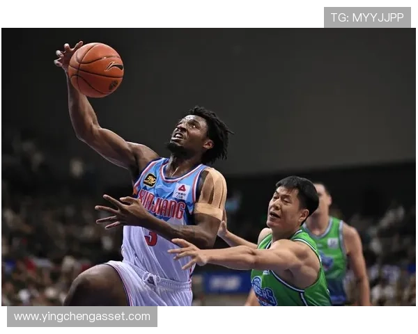 北京篮球队在洲际杯积分榜上以63分稳居第一名展现强劲实力