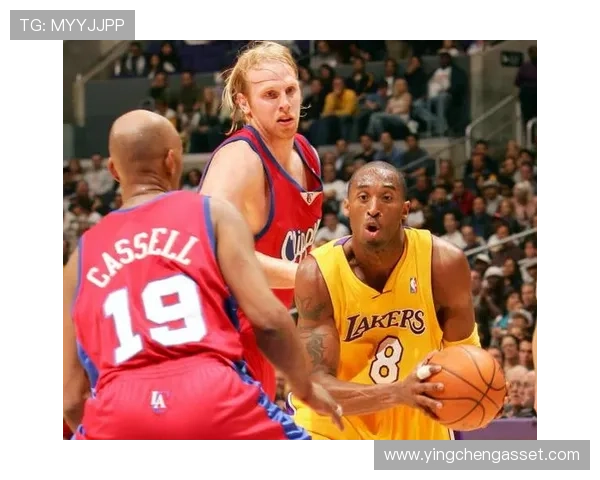 赛后分析:北京篮球队与深圳篮球队的比赛节奏与战术对比探讨 赛后分析:北京篮球队与深圳篮球队的比赛节奏与战术对比探讨