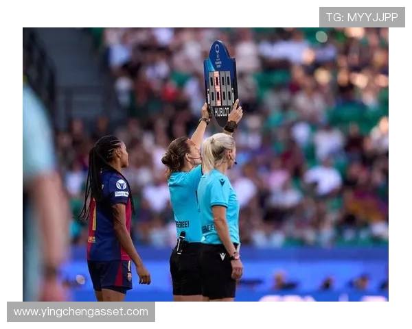 高清足球明星壁纸手表设计展现运动激情与时尚魅力