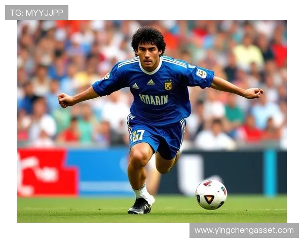 黄色头发的足球明星在绿茵场上的传奇故事与辉煌成就 黄色头发的足球明星在绿茵场上的传奇故事与辉煌成就